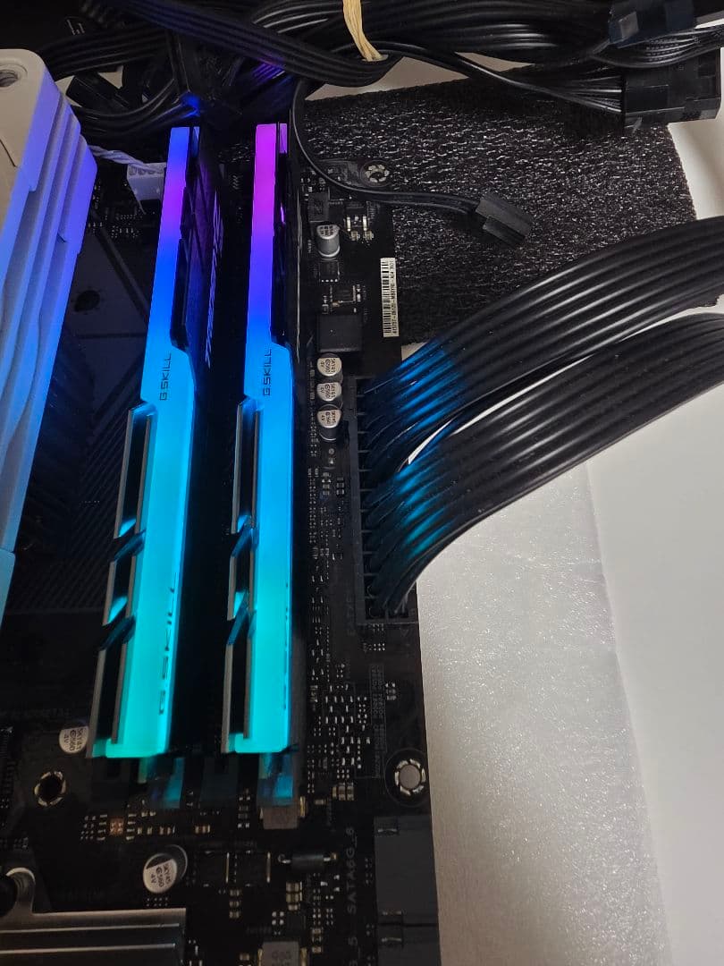 G.SKILL TRIDENT Z RGB DDR4メモリー16GB 8GBx2