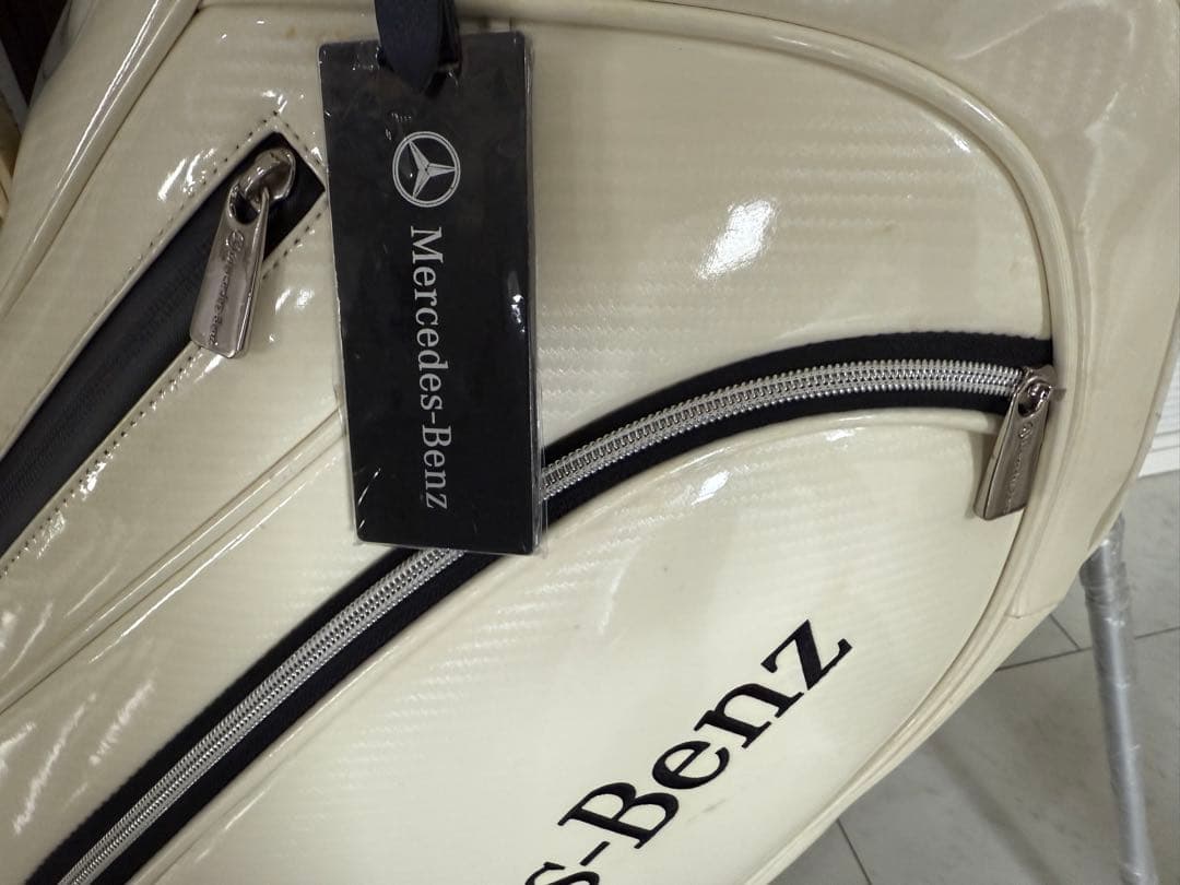 ホワイトキャディバッグ