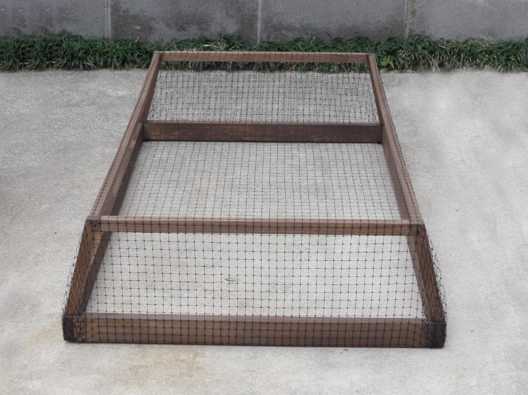 高さの有るビオトープ 80L　トロ舟＆木枠セット（3D防鳥網付き・棚付き）