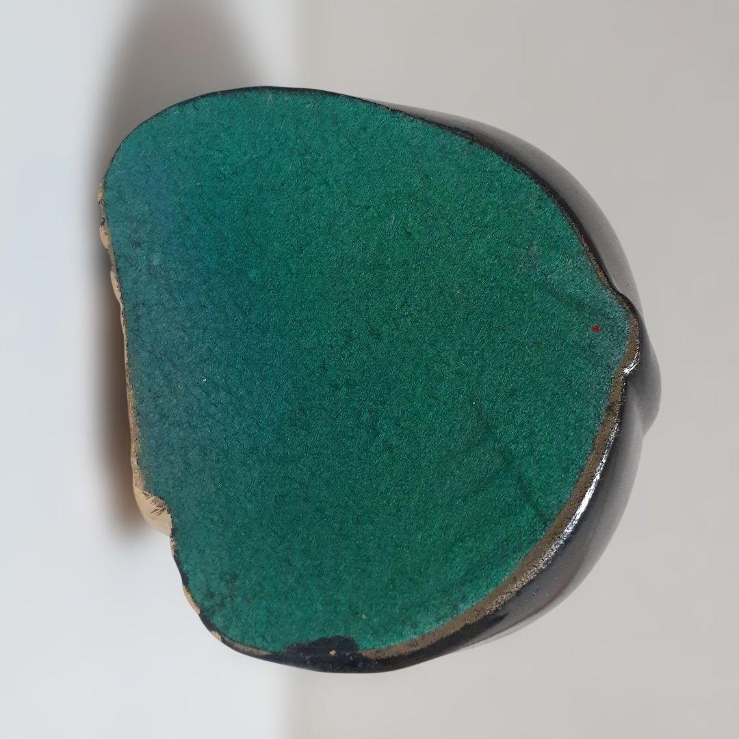 129　瀬戸焼　 黒色　8寸　招き猫　左手上げ　 陶器製　約25㎝　商売繁盛