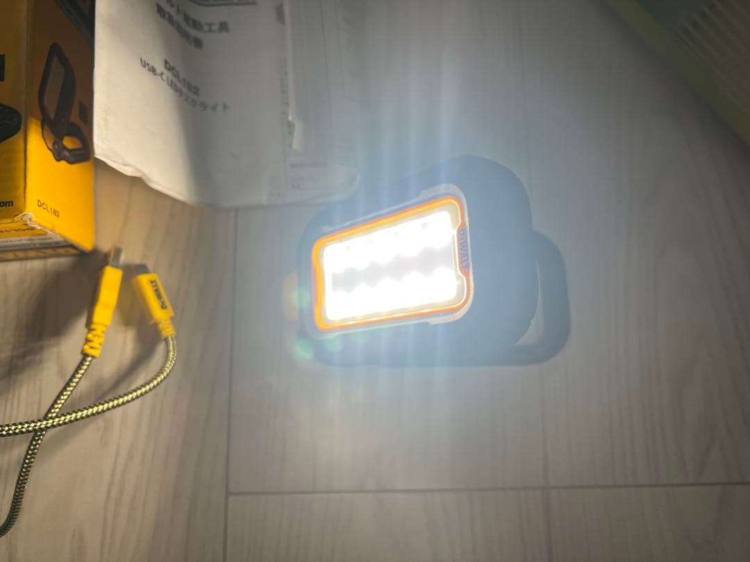 DEWALT デウォルト USB-C LEDタスクライト DCL182-XJ