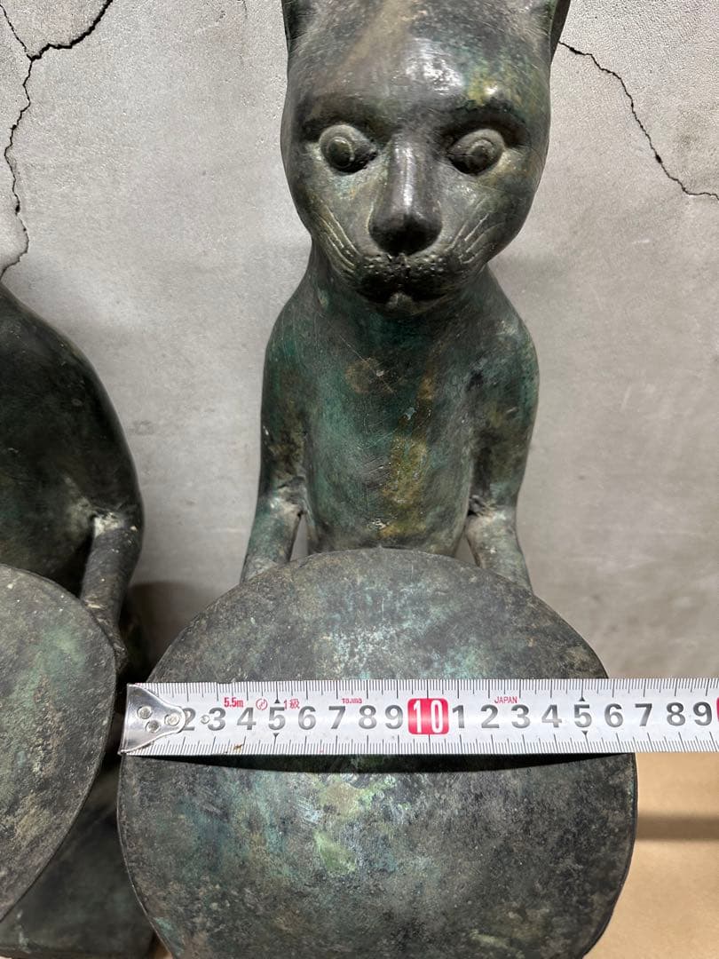 アンティーク青銅　お皿を持った猫