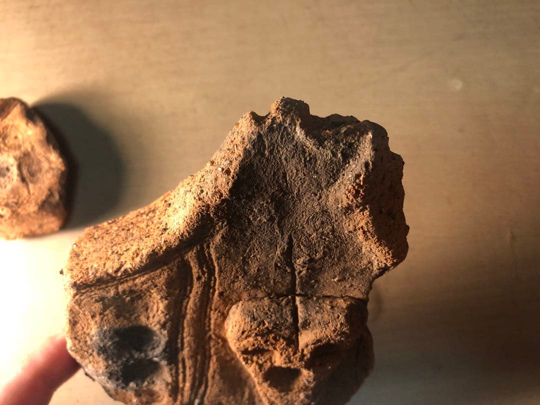 「板状土偶の破片」です。