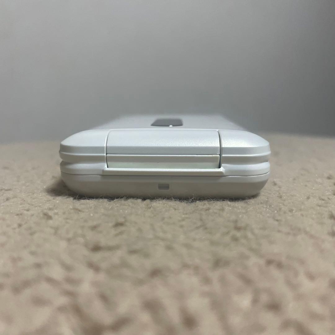 GRATINA 4G KYF31 白 ホワイト ガラケー SIMフリー 携帯電話