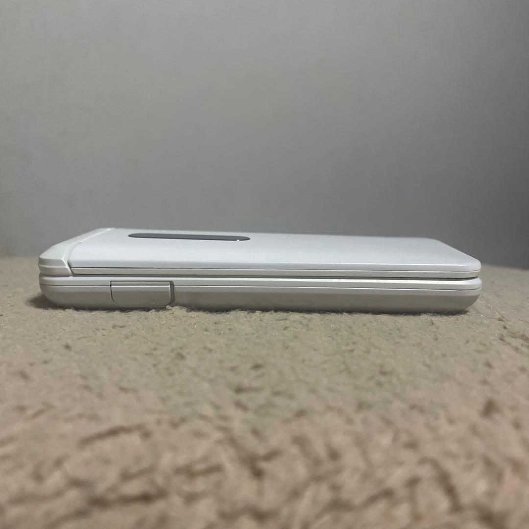 GRATINA 4G KYF31 白 ホワイト ガラケー SIMフリー 携帯電話