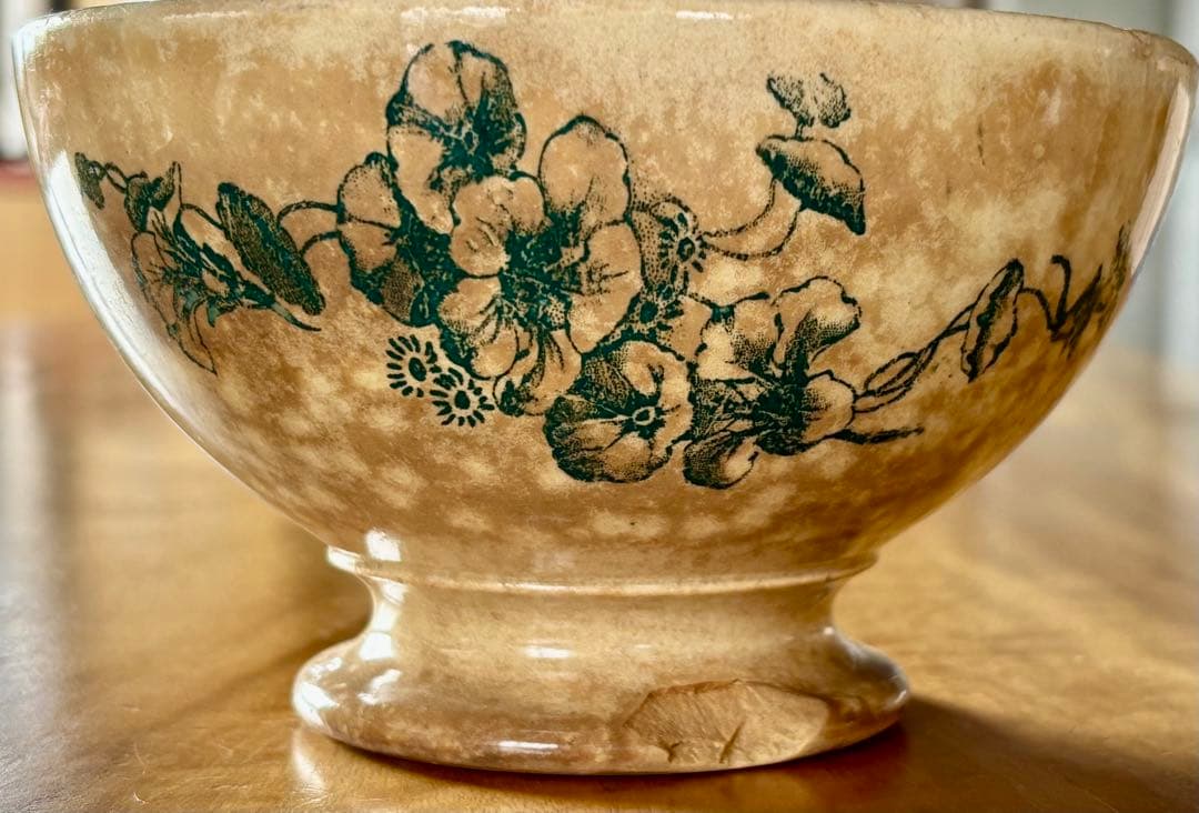 フランスアンティーク ゼラニウム柄のカフェオレボウル 口径15.4cm 飴色