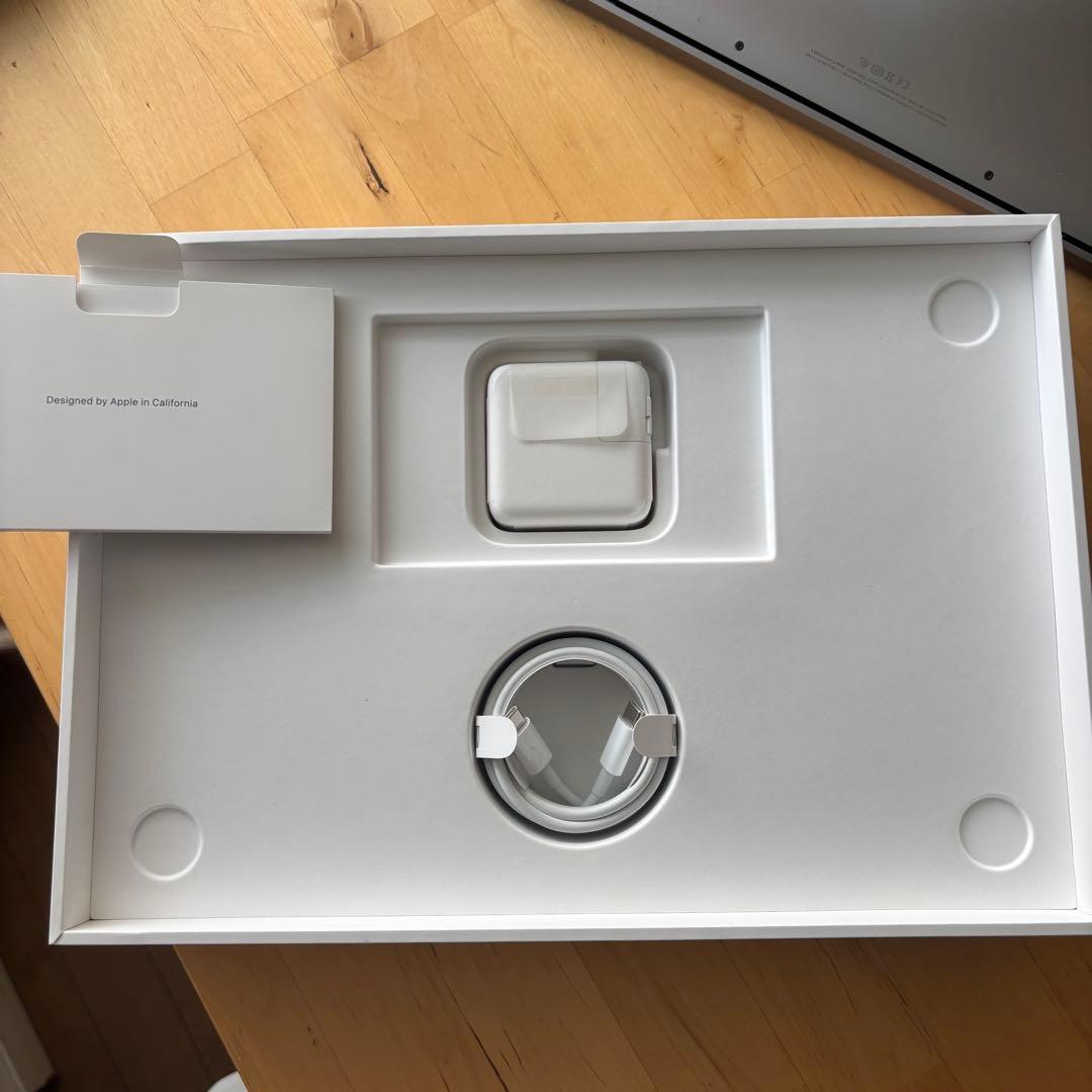 MacBook Air M1 13インチ_8GB/256GB 85%