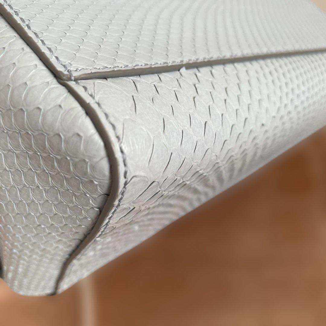 美品　Fendi 花柄刺繍 ハンドバッグ 水色