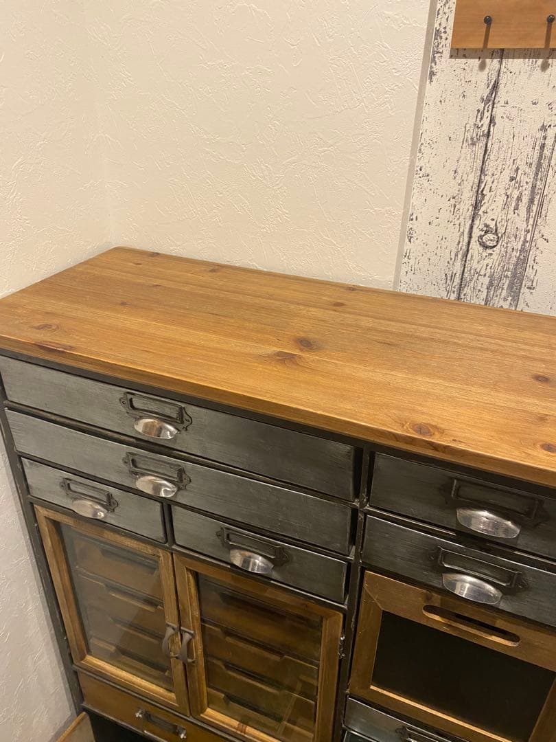 キャビネットラック　ブリキ　アンティーク調　レトロ調　棚