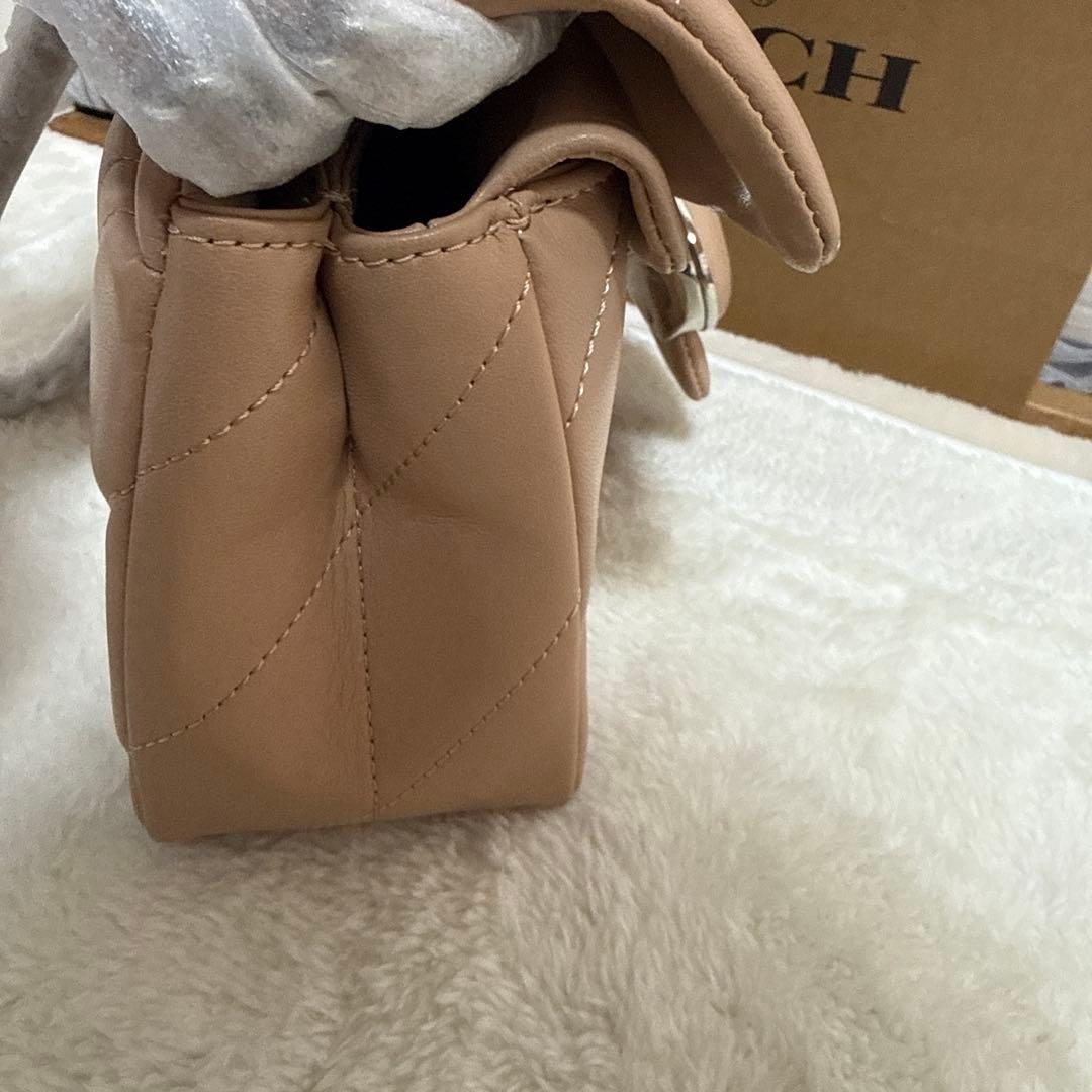 COACH キルティングショルダーバッグ ベージュ26cm