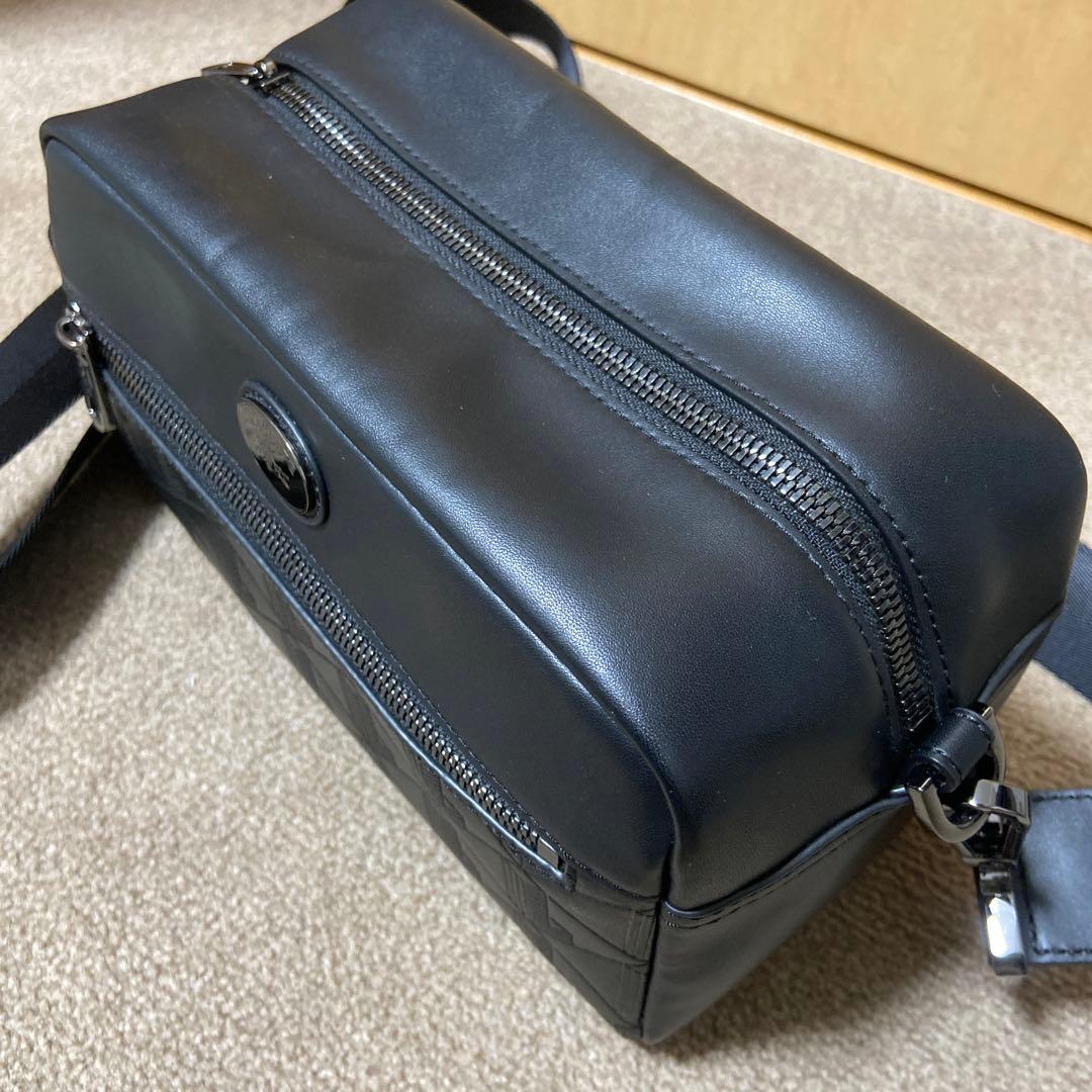 ラコステ レザーモノグラフショルダーポーチ