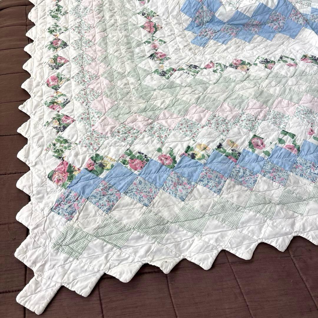 アメリカンアンティークキルト　ベッドカバー　ブロック繋ぎ