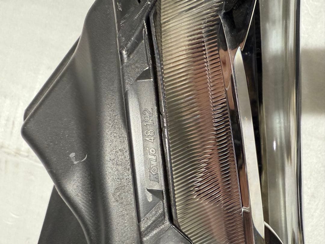 ハリアー純正ヘッドライト 右 補修あり