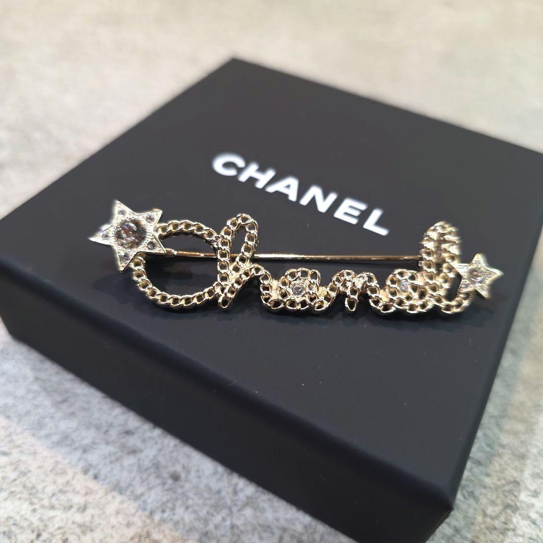 CHANEL ブローチ 新作✧*。