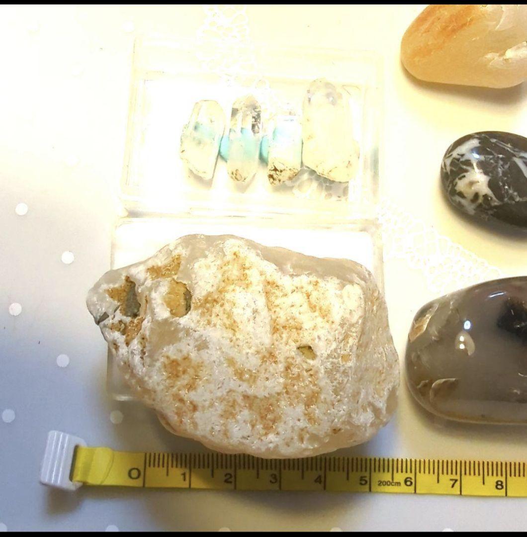 日本産　原石　砂付き水晶　白メノウ　黒メノウ　津軽小石　セット　希少