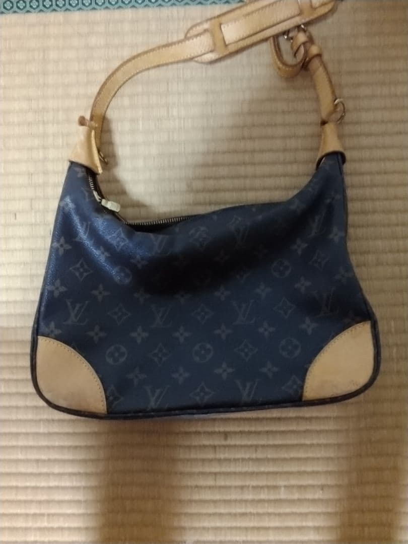 Louis Vuitton ショルダーバッグ ダークブラウン