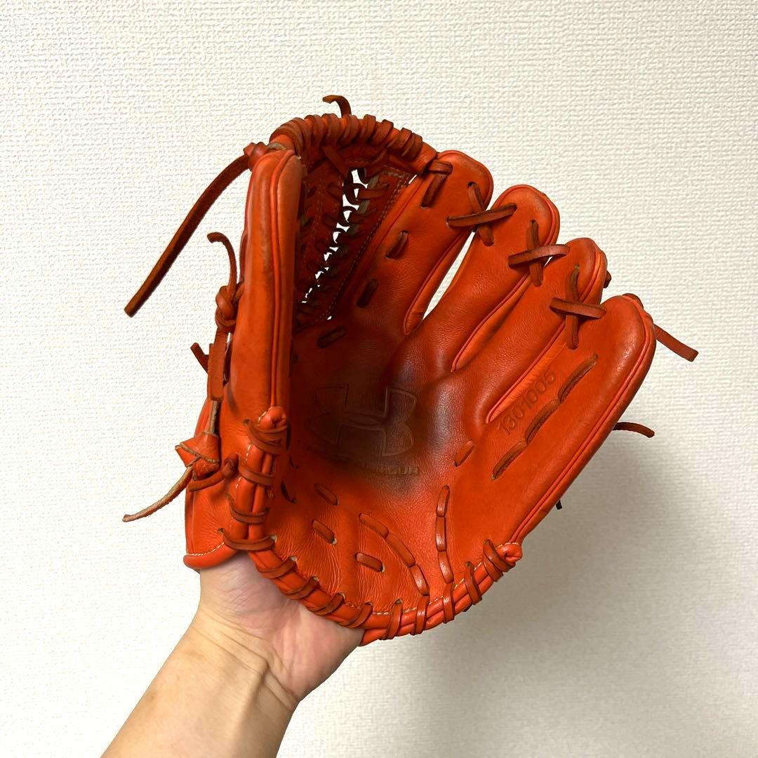 577 アンダーアーマー 型抜群 極美品 軟式 少年 内野手用グローブ