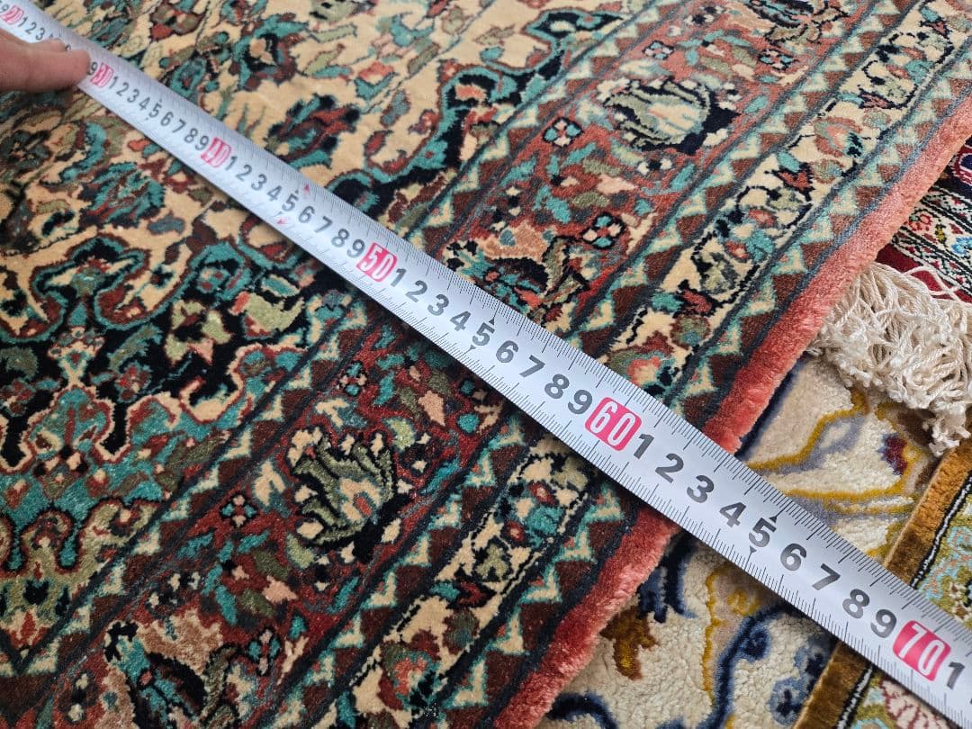 トルクラグ手織り クリーニング済み 素材シルク サイズ126cm×66cm