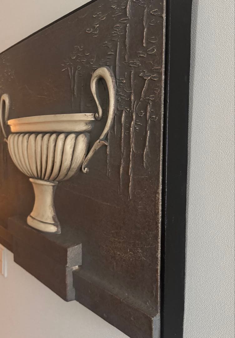 大型 浮彫りデザインの壁掛け装飾品