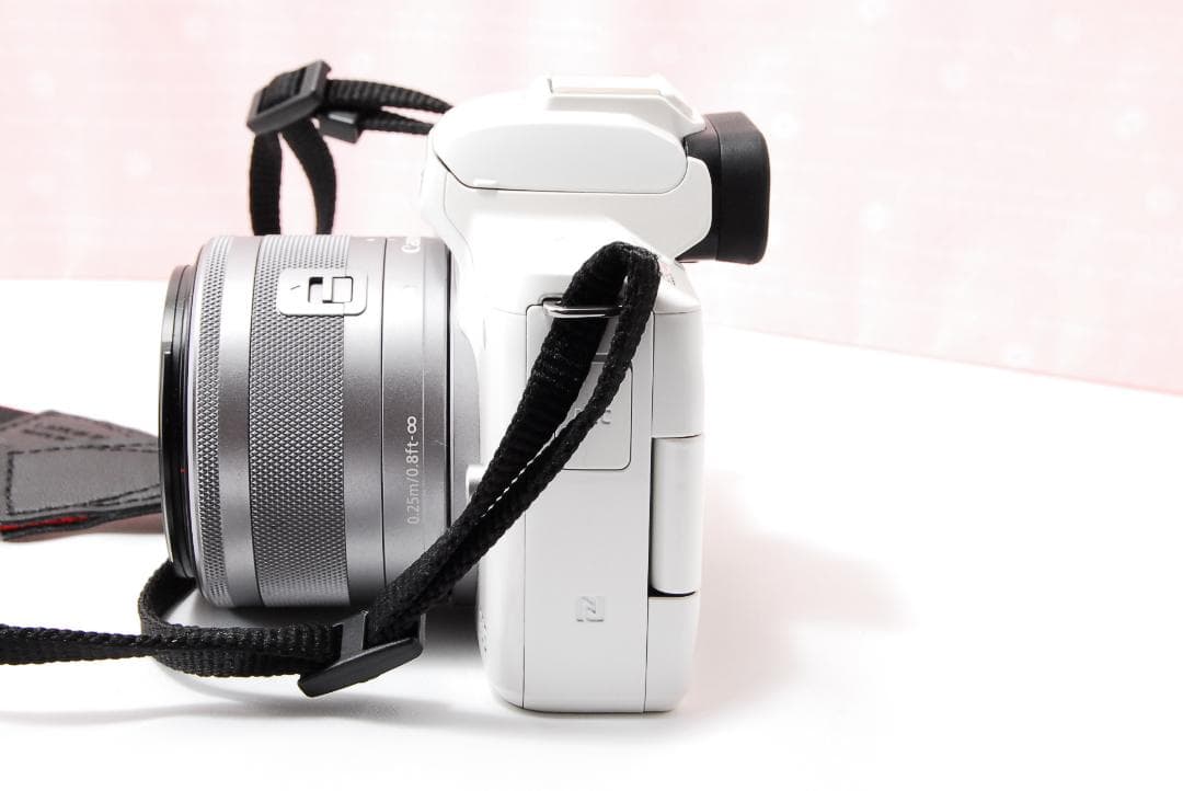 〓ミラーレス一眼レフ〓キヤノン EOS kiss M＋EF-M 15-45mm