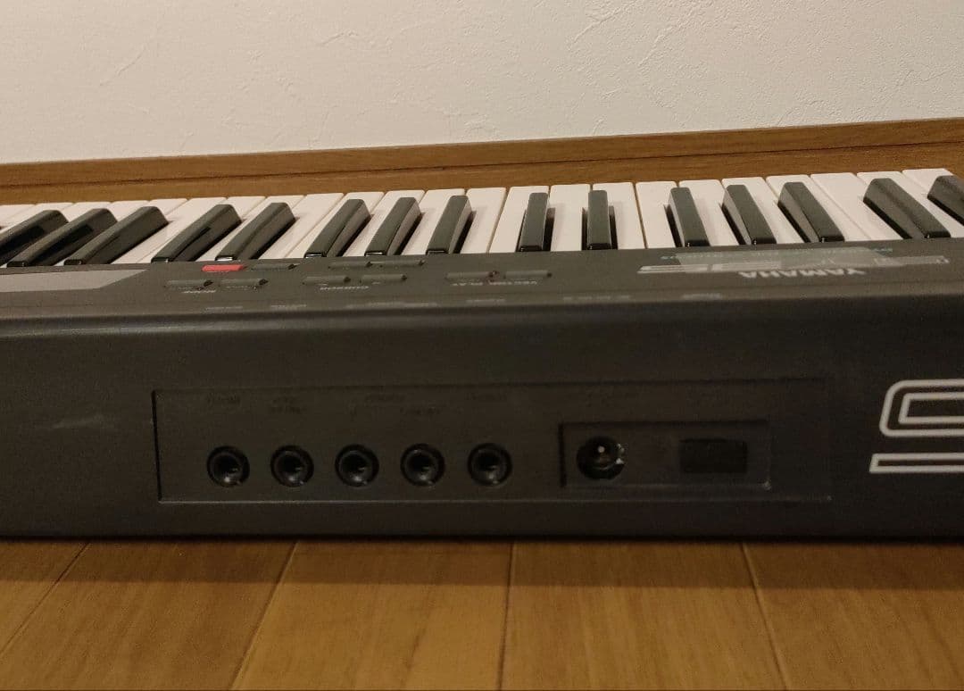 YAMAHA シンセサイザー SY35 ※本体+収納ケース+ACアダプター付