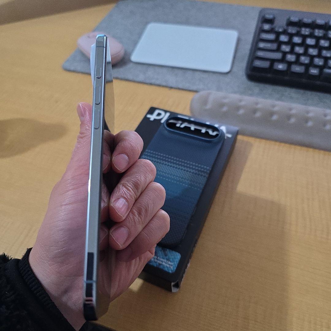 iphone air 256GB pitakaケース付き