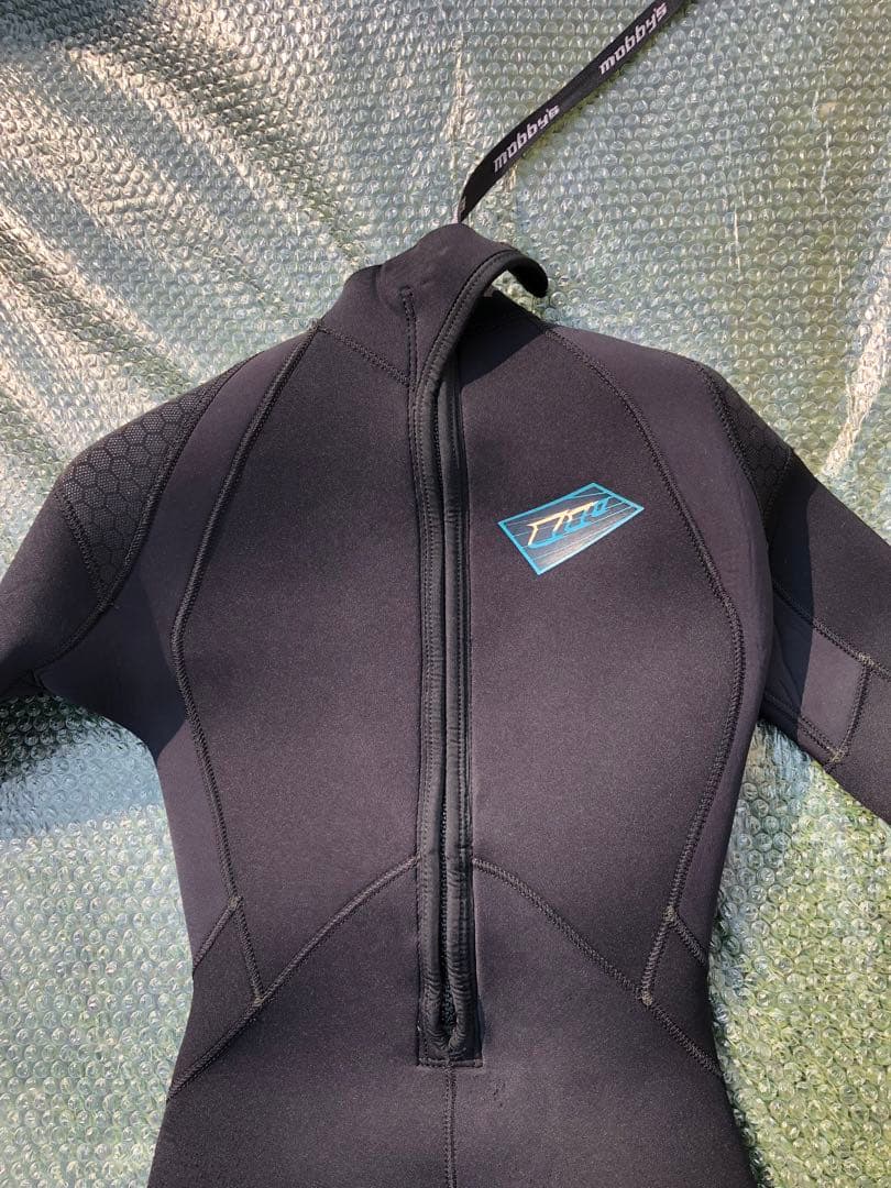 ウェットスーツ　女性　モビーズ　Mサイズ　ダイビング　サーフィン　マリンスポーツ