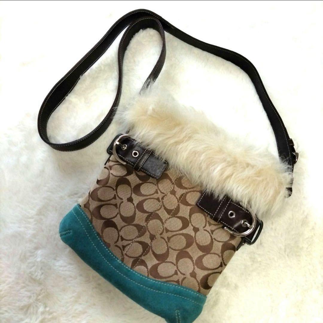 COACH シグネチャー キャンバス ファー付きショルダーバッグ