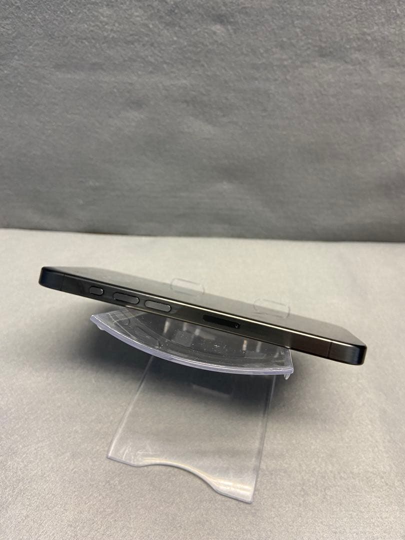 美品 国内版 SIMフリー iPhone15 Pro 1TB ブラックチタニウム