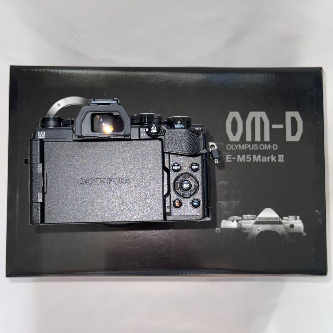 オリンパスOM-D E-M5 Mark III + 12-45mm F4 PRO