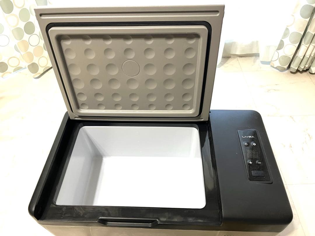 ま*を様 LIVZA ポータブル冷蔵庫　15L 車載