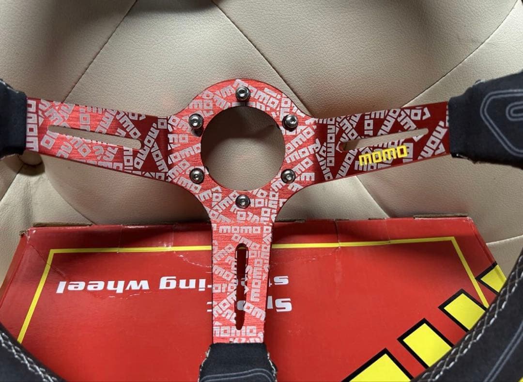 【最終値下げ】MOMO ステアリング 350ミリφ35 レッド スエード