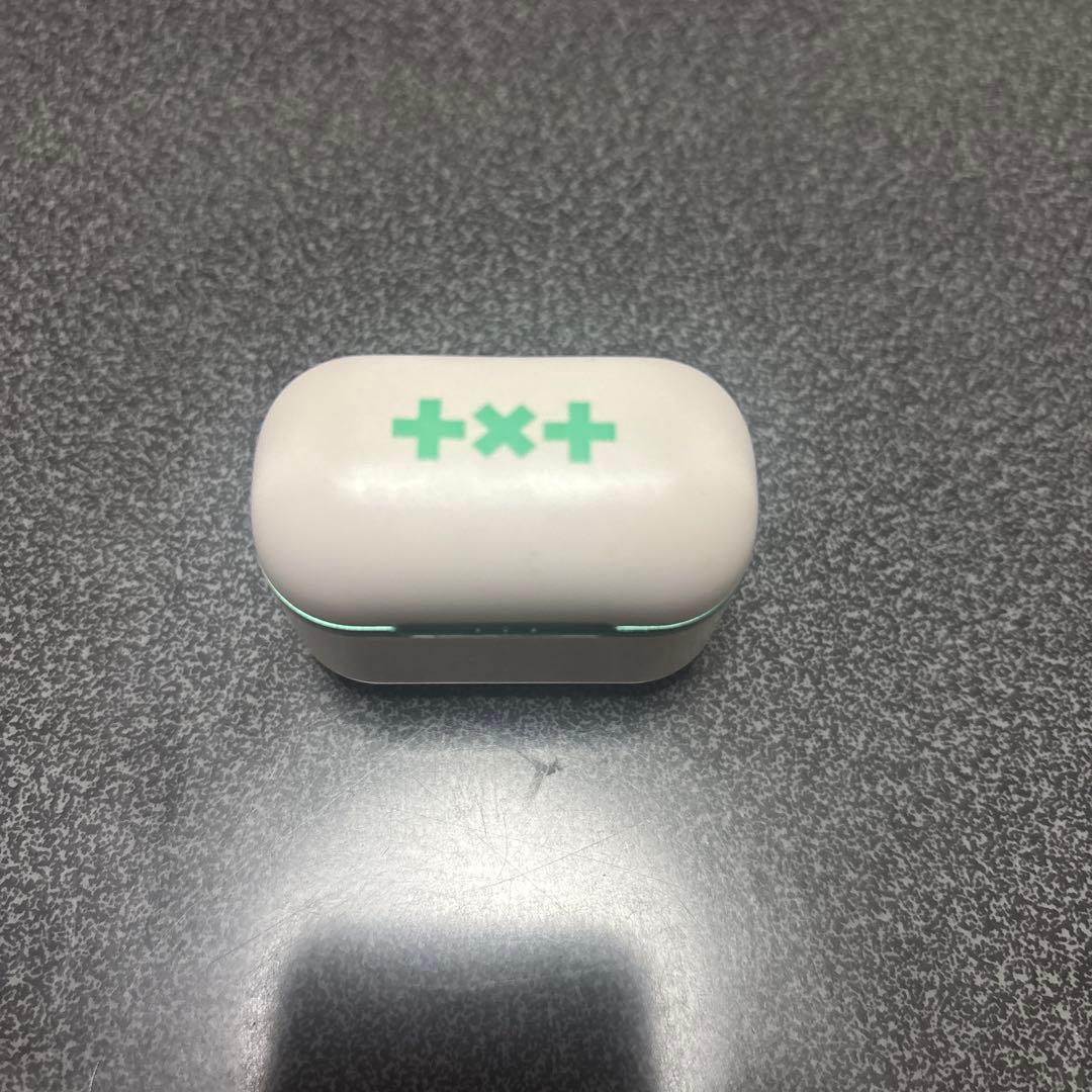 ニコ⭐︎　TXT ワイヤレスイヤホン