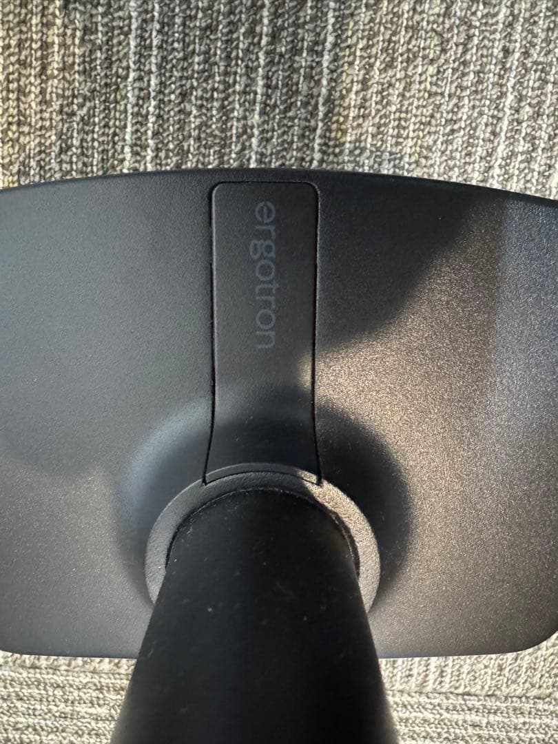 ergotron モニターアーム 取り付けネジ付き