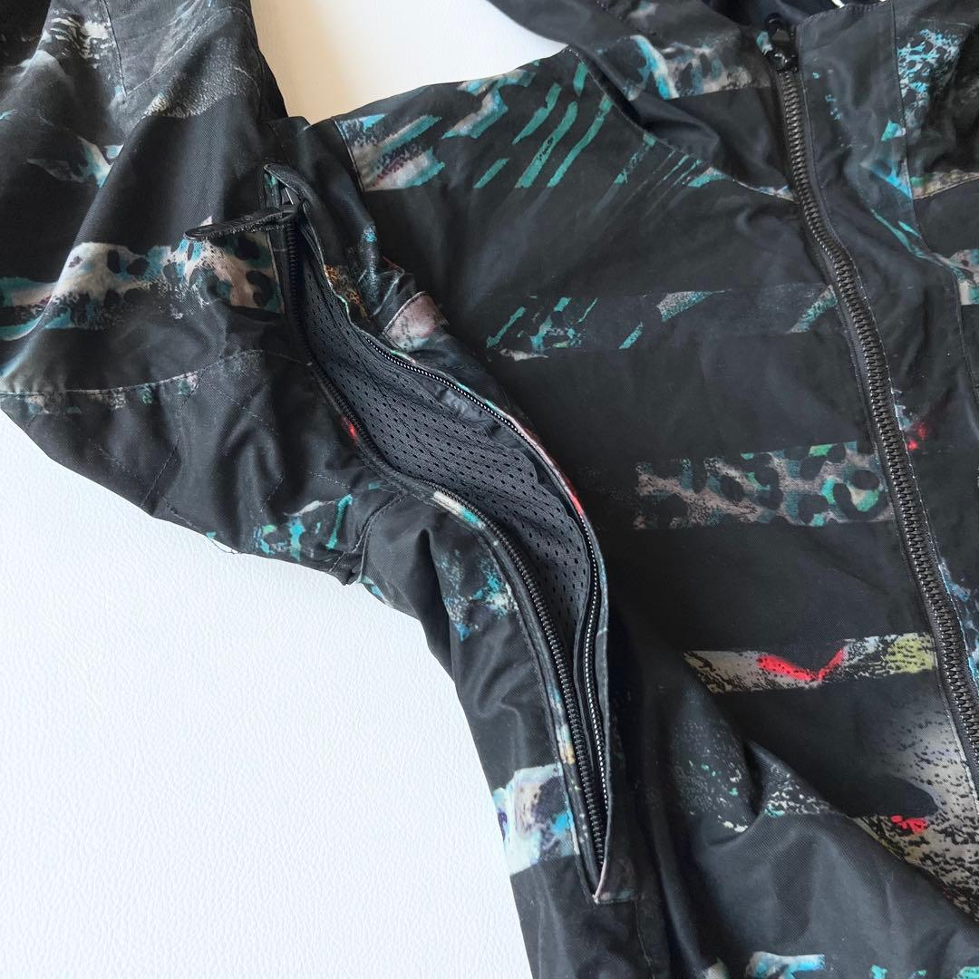 3288【美品】ボルコム　ジャケット 総柄 ボーダー アニマル柄　L 黒