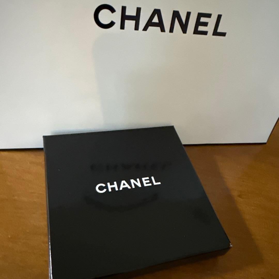 シャネル2025クリスマス限定レヌフオンブルコメット848ザ ニューシンギュラー