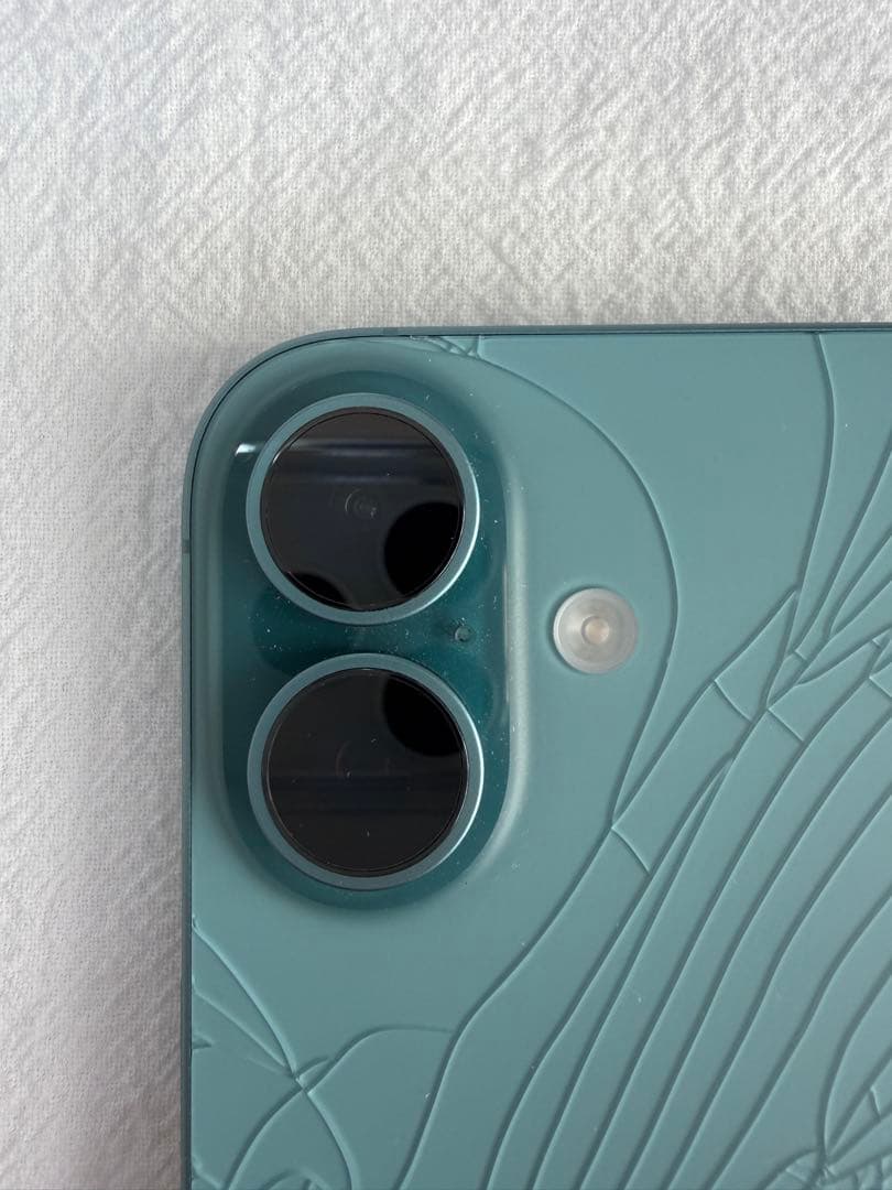 iPhone16 256GB ティール 背面割れあり