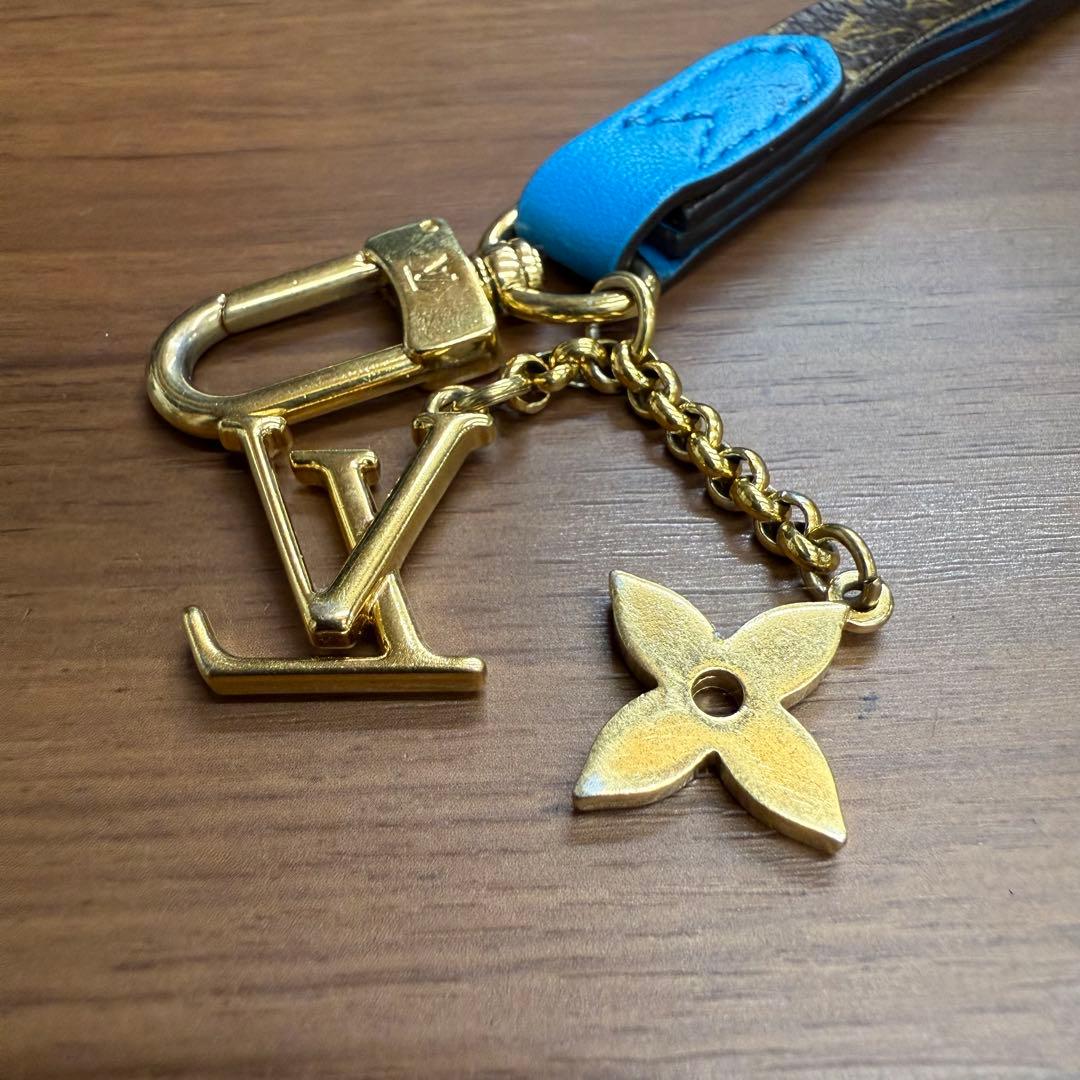 ルイヴィトンの携帯ストラップ