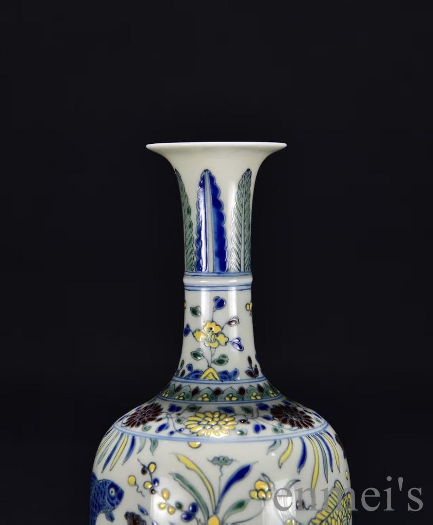 中国古美術・珍品・大明成化紋・五彩魚藻紋瓶・花瓶・唐物・陶磁器・青白磁・文房置物