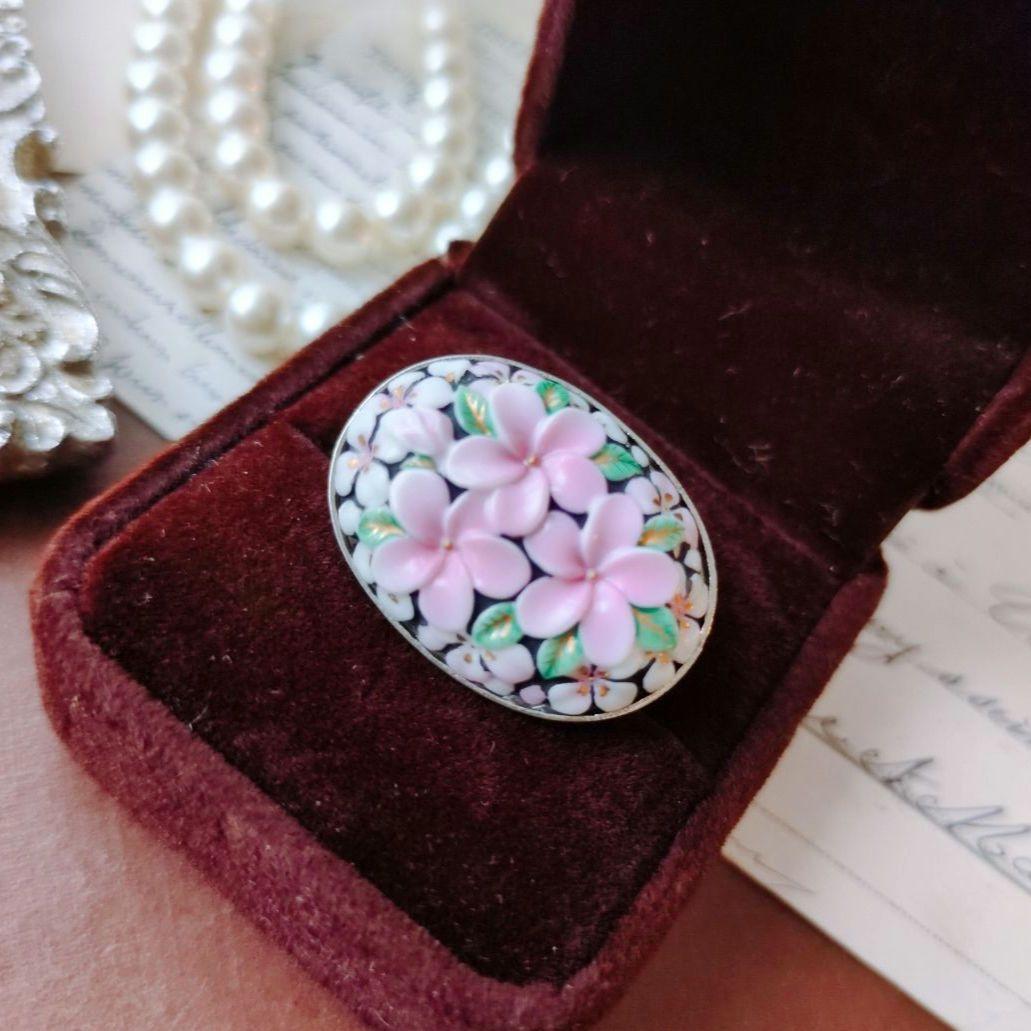 俊兼ジュエリー トシカネ 有田焼 フラワー ブローチ 花模様 TOSHIKANE