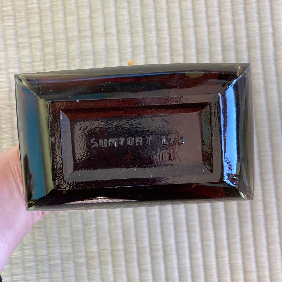 ②古酒　サントリーウイスキー特級