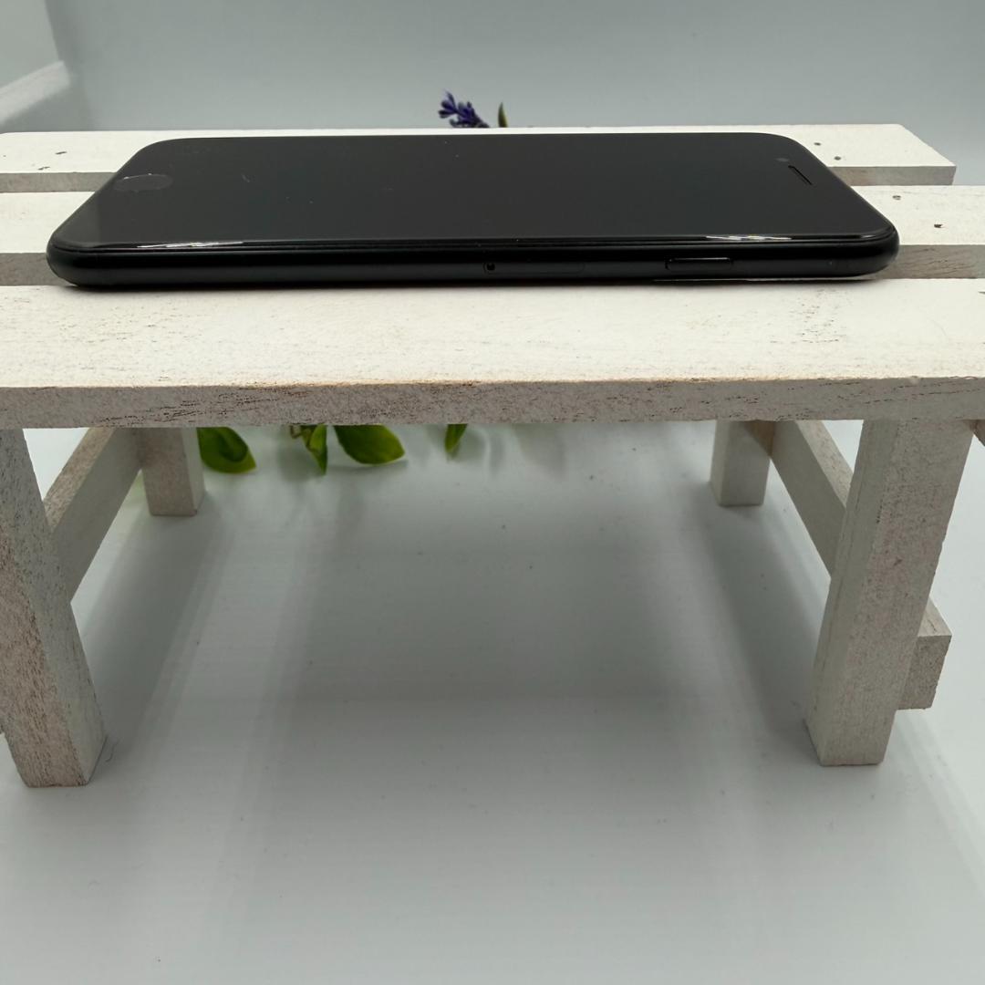 【美品】iPhone SE第3世代 64GB ミッドナイト 389