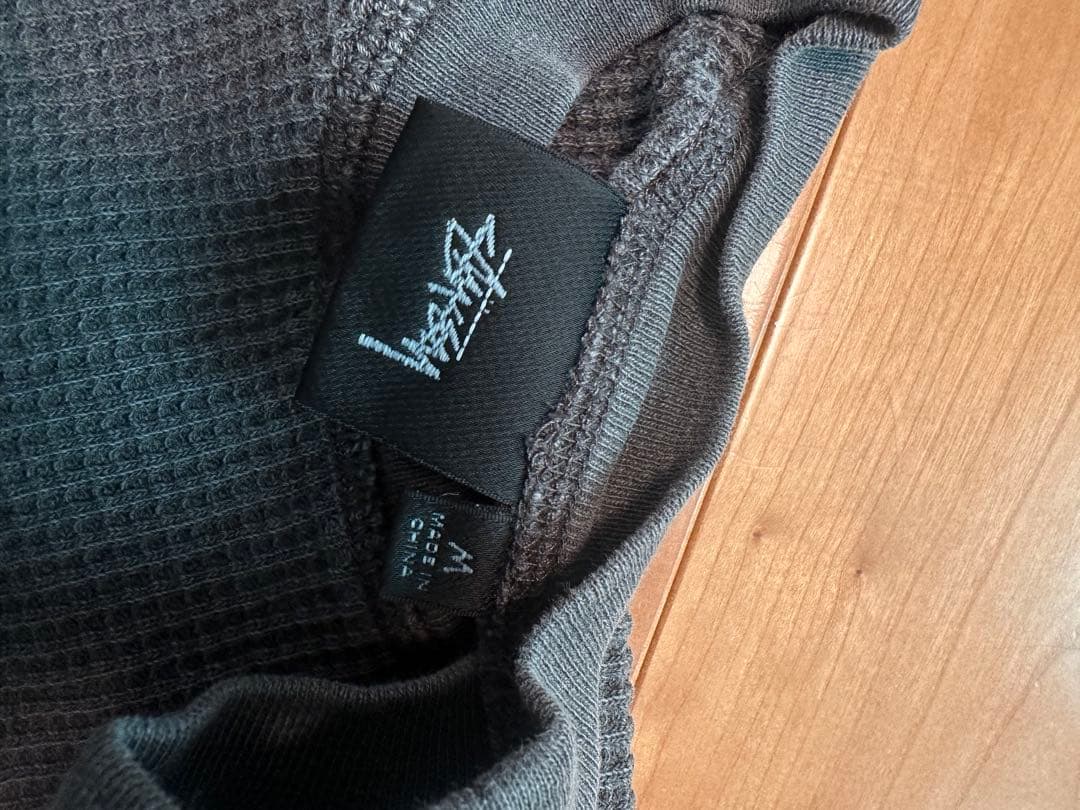 Stussy グレー ワッフル生地 長袖トレーナー