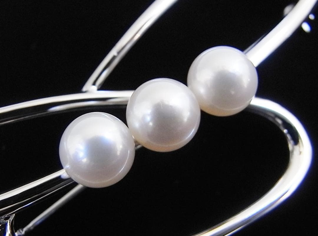 ★925シルバー(銀製) 本真珠ブローチ（アコヤ真珠)３粒★ 真珠のブローチ新品