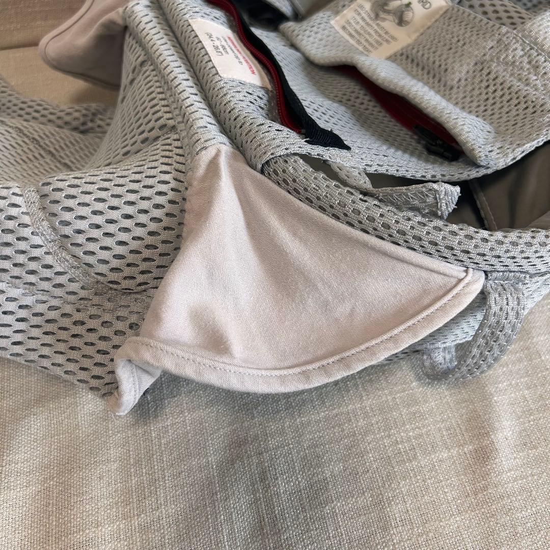 ベビービョルン ハーモニー シルバー　よだれパッド付き