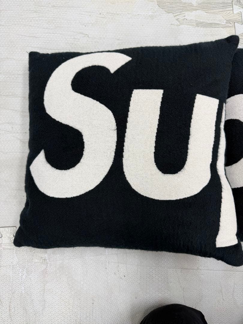 supreme ジュール・パンスの3連コラボクッション