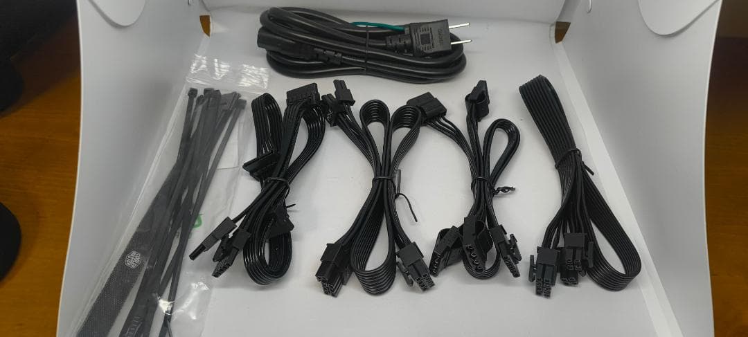 Cooler Master V650 GOLD V2 650W 電源ユニット