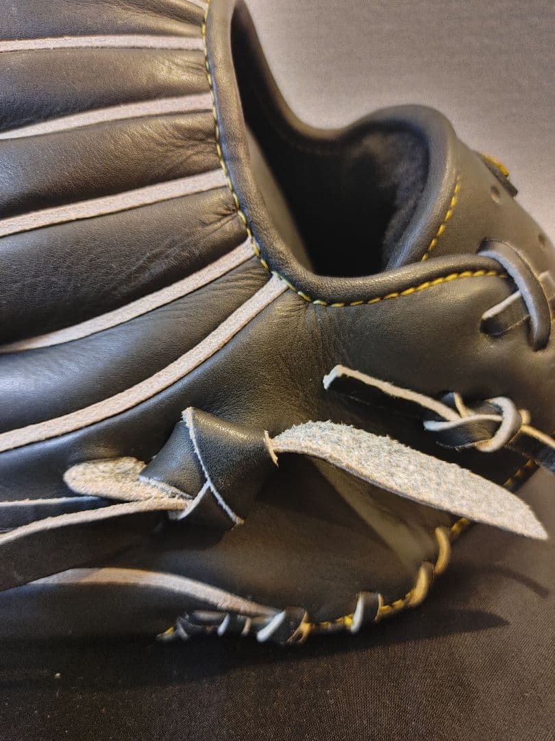 ミズノプロ　硬式　外野　ブラック　右投げ