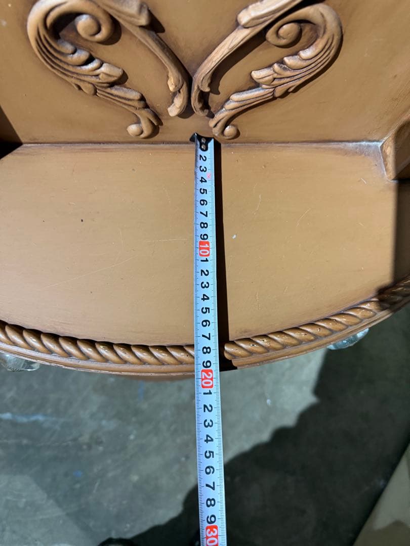 おとぎの国にあるような時計のオブジェ