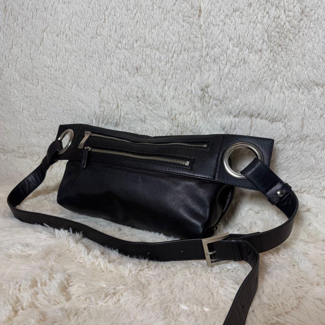 美品　kawa-kawa カワカワ　レザー　ボディバッグ　斜めがけ　肩掛け　金具